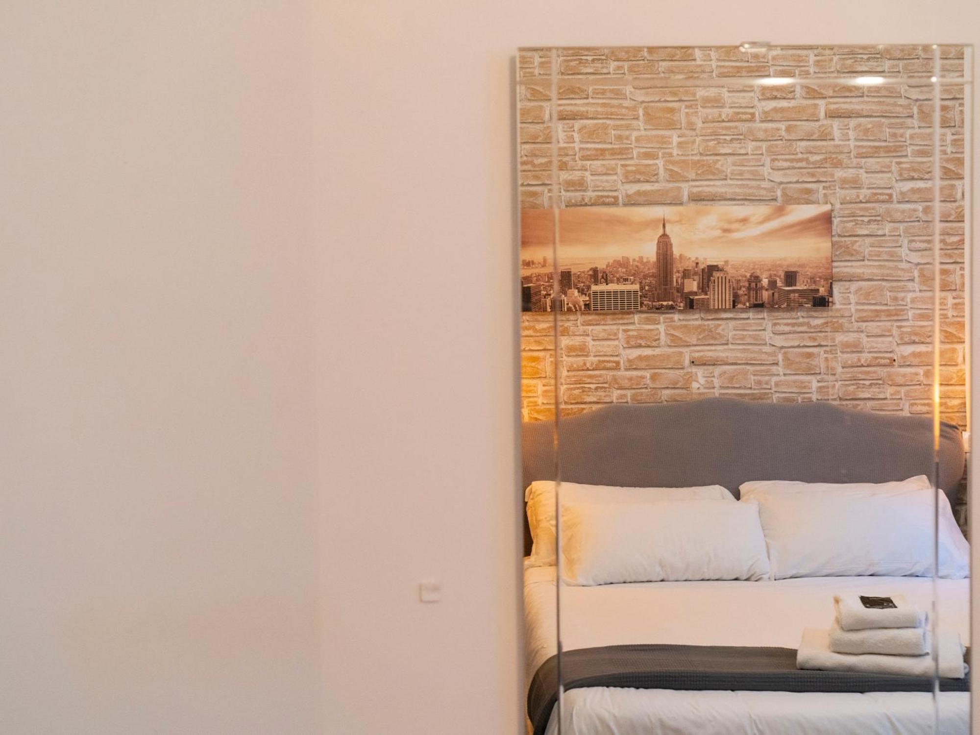 Salotto Piramide Bed and Breakfast Rom Værelse billede